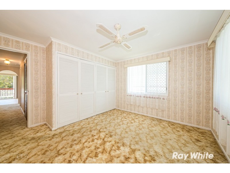 25 Whiting Street, Beachmere QLD 4510
