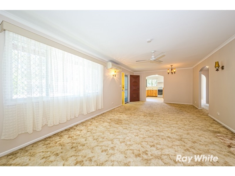 25 Whiting Street, Beachmere QLD 4510