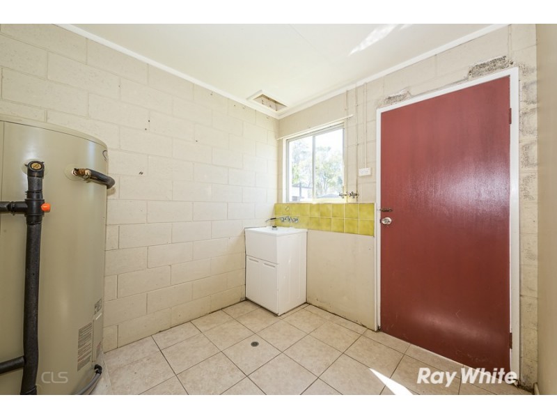 25 Whiting Street, Beachmere QLD 4510