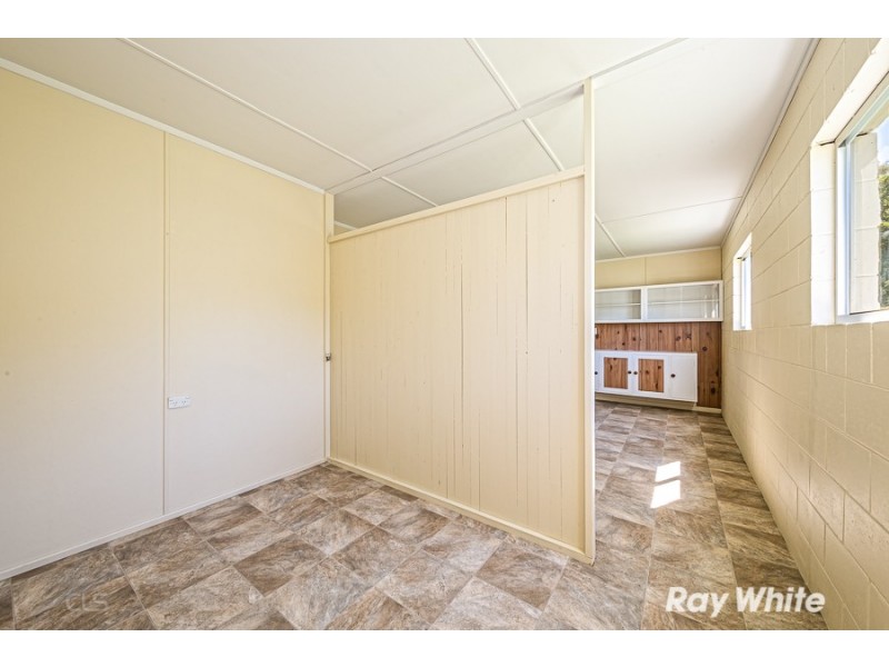 25 Whiting Street, Beachmere QLD 4510
