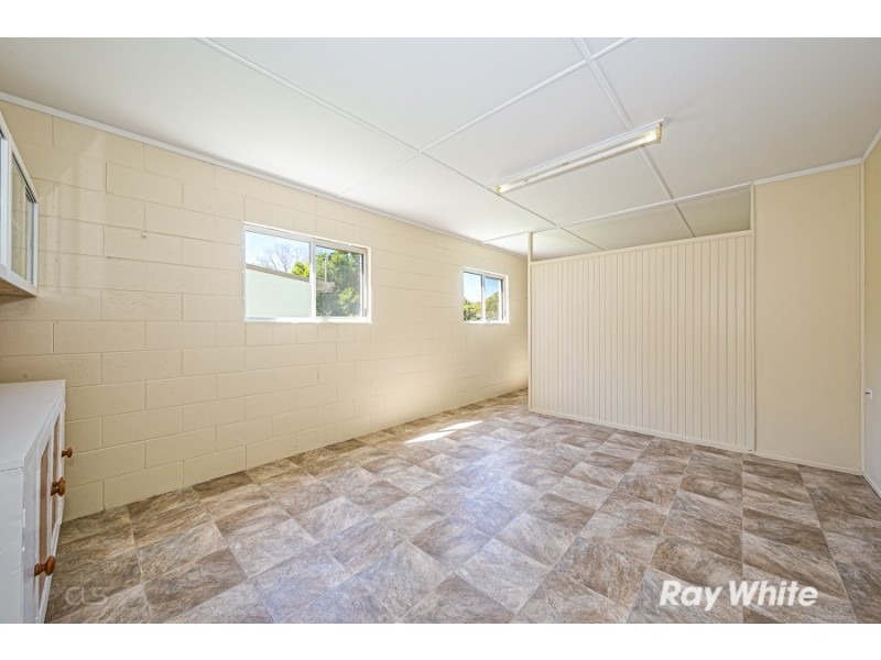 25 Whiting Street, Beachmere QLD 4510