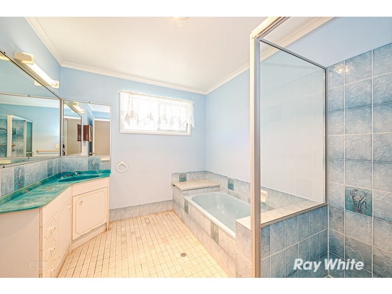 25 Whiting Street, Beachmere QLD 4510