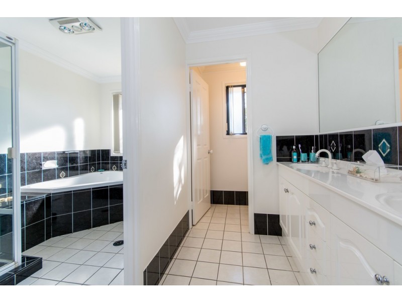 10 Bigita Place, Elimbah QLD 4516