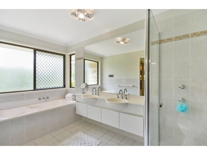 232 Williamson Rd, Morayfield QLD 4506