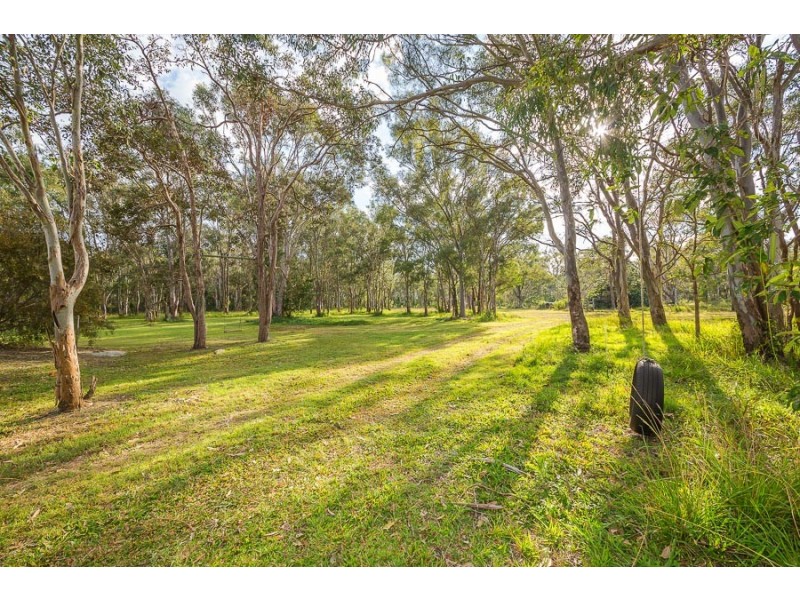 768 Beachmere Road, Beachmere QLD 4510