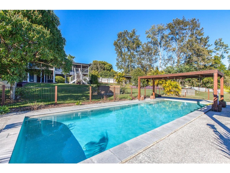 31 Crittenden Road, Glass House Mountains QLD 4518