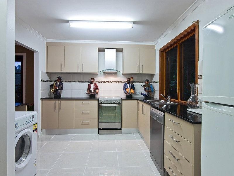 31 Crittenden Road, Glass House Mountains QLD 4518