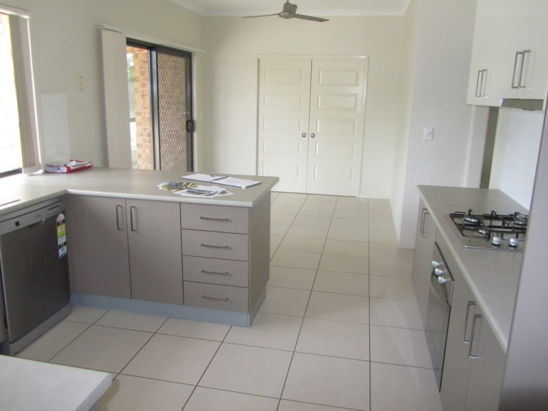 2/21 Station Street, Burpengary QLD 4505