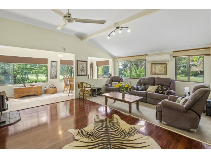 373 Beachmere Road, Beachmere QLD 4510