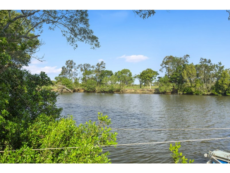 373 Beachmere Road, Beachmere QLD 4510