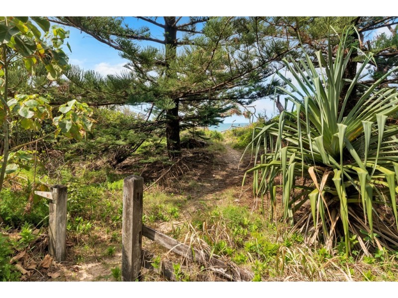 5 Wilson Avenue, Dicky Beach QLD 4551