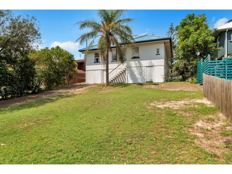 5 Wilson Avenue, Dicky Beach QLD 4551