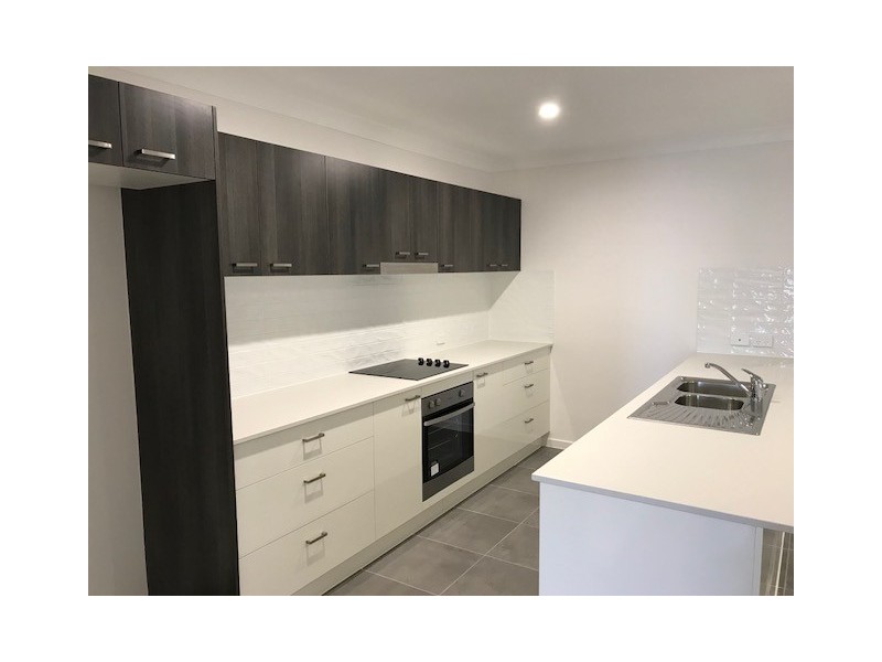 17 Creekview Crt, Lawnton QLD 4501