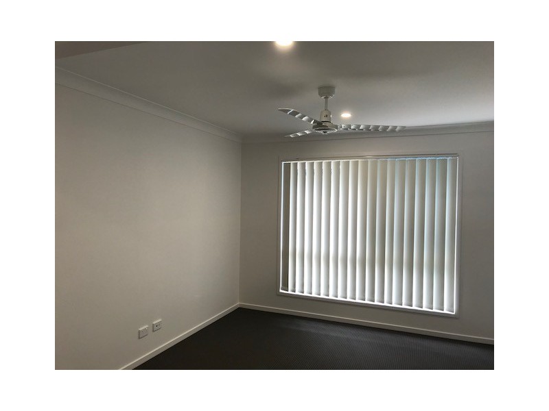 17 Creekview Crt, Lawnton QLD 4501