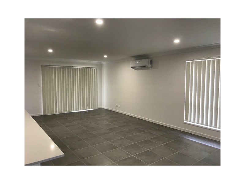 17 Creekview Crt, Lawnton QLD 4501