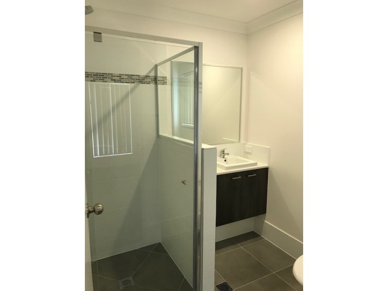 17 Creekview Crt, Lawnton QLD 4501