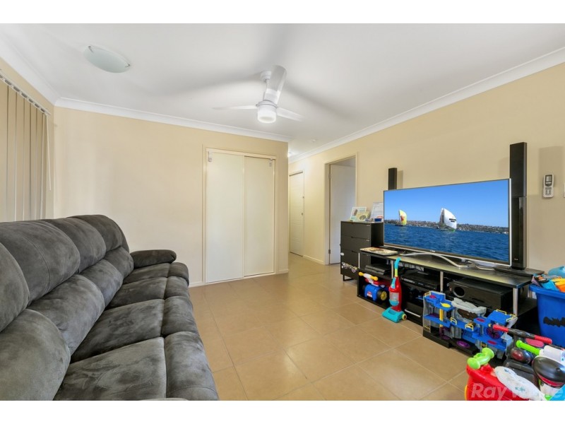 1 and 2/15 Nandina Court, Morayfield QLD 4506