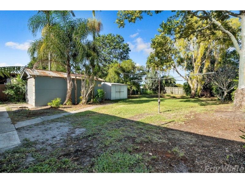 18 Lalroy St, Beachmere QLD 4510