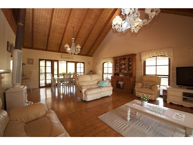 225 Mount Beerwah Road, Glass House Mountains QLD 4518