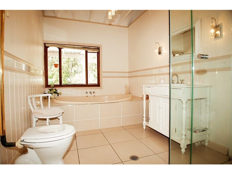225 Mount Beerwah Road, Glass House Mountains QLD 4518