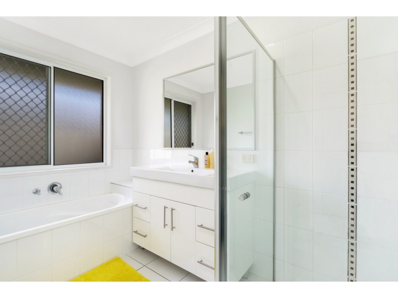 9 Newmarket Drive, Morayfield QLD 4506