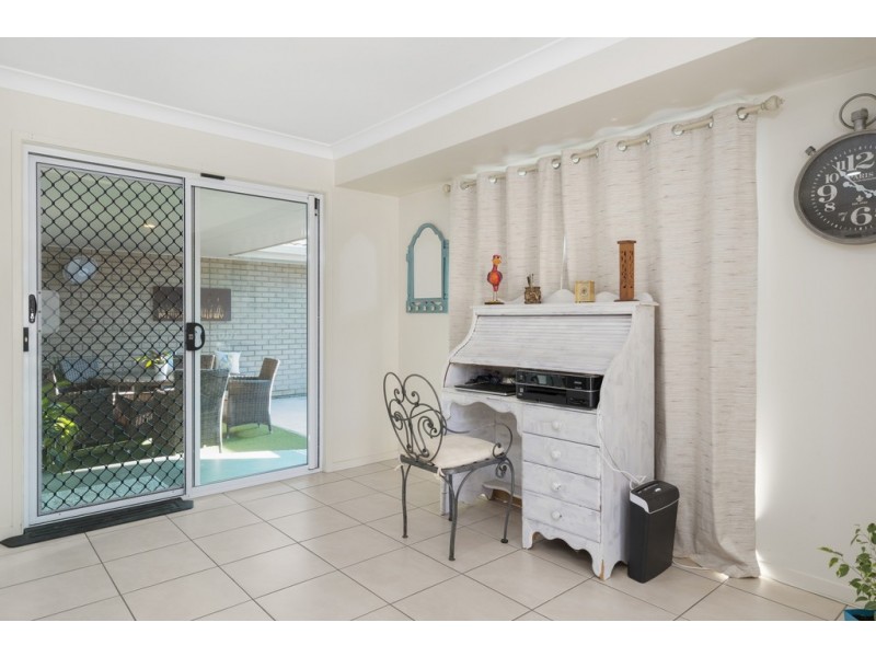 6 Thistle St, Upper Caboolture QLD 4510