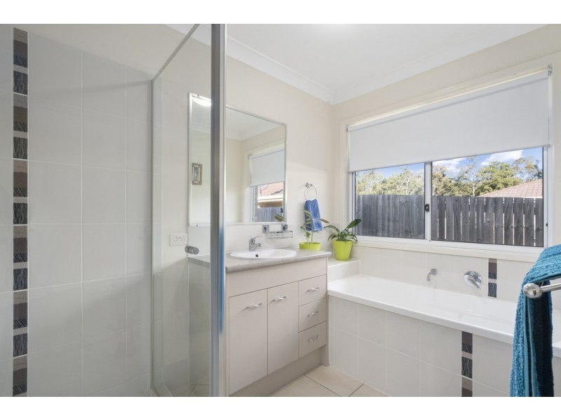 6 Thistle St, Upper Caboolture QLD 4510