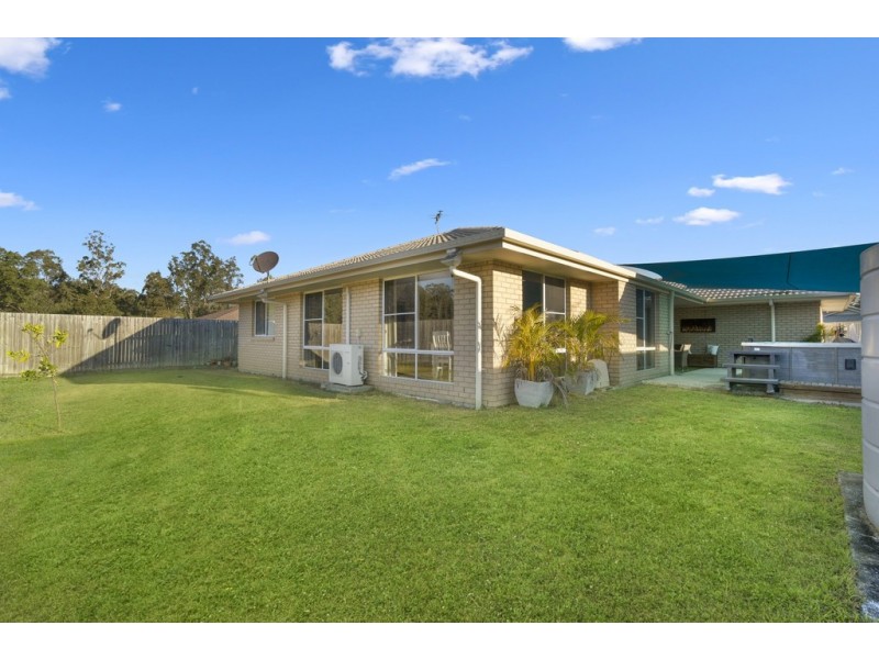 6 Thistle St, Upper Caboolture QLD 4510