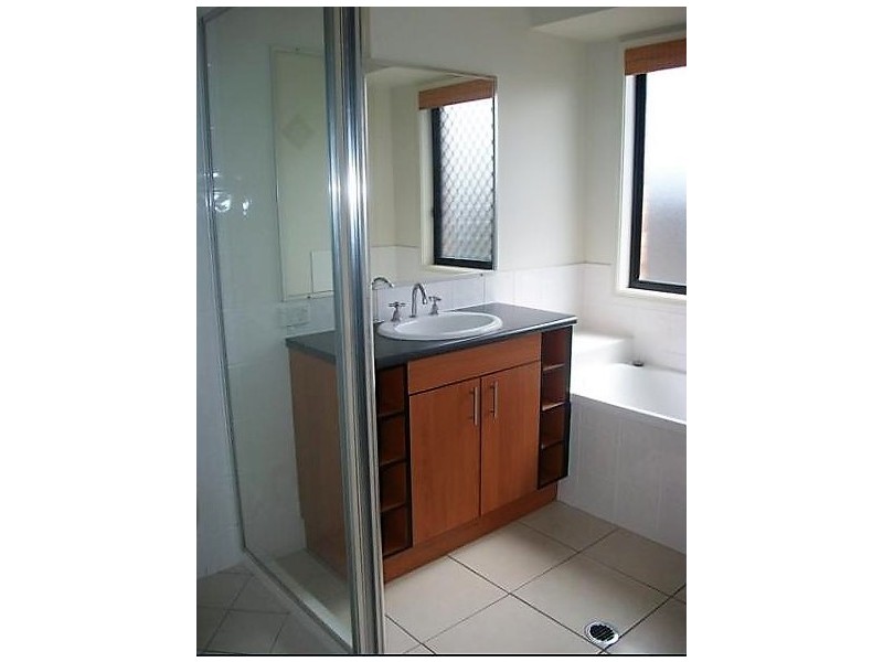 2 Denson St, Morayfield QLD 4506