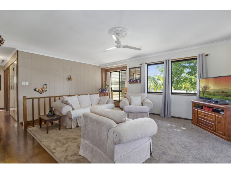 4 Avondale St, Morayfield QLD 4506