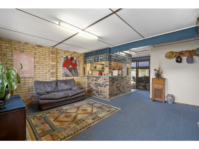 4 Avondale St, Morayfield QLD 4506