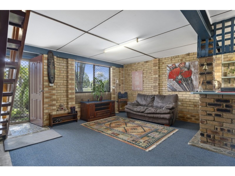 4 Avondale St, Morayfield QLD 4506