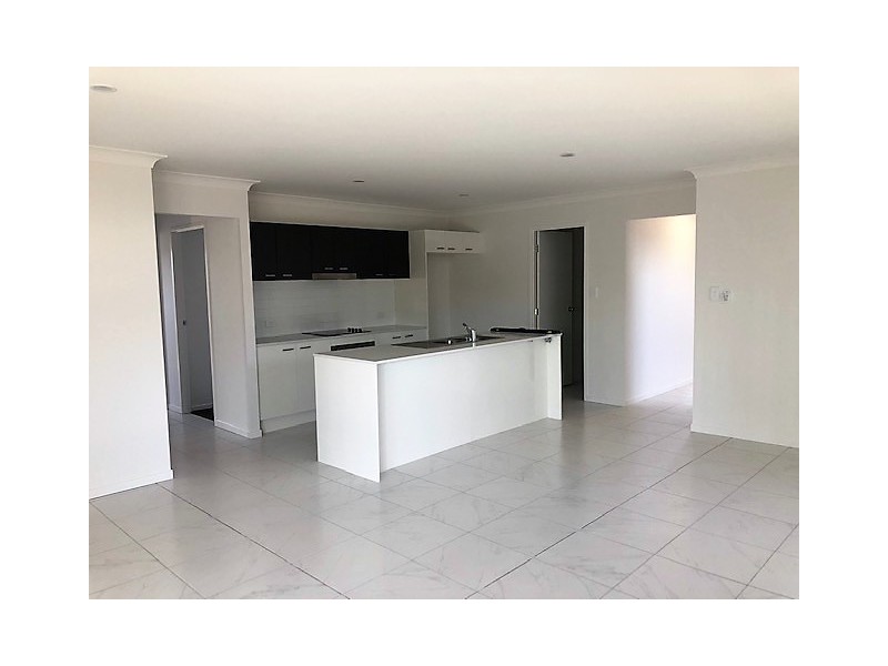 8 Pandora Street, Narangba QLD 4504