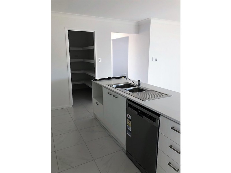 8 Pandora Street, Narangba QLD 4504