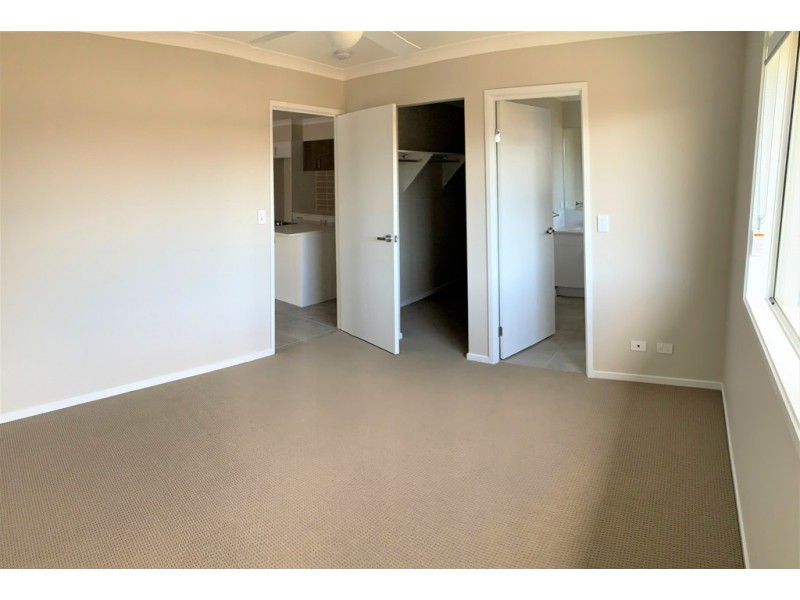 2/5 Tamarisk Street, Caboolture QLD 4510