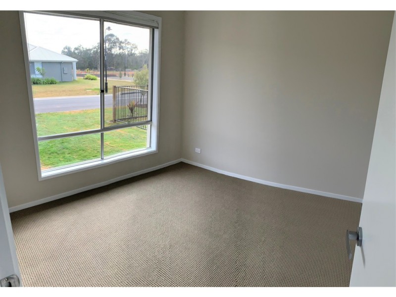 2/5 Tamarisk Street, Caboolture QLD 4510