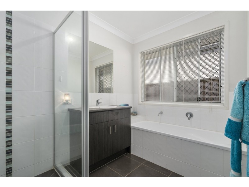 21 Riviera Cres, North Lakes QLD 4509