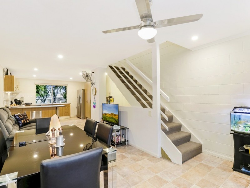 4/6 Railway Parade, Caboolture QLD 4510