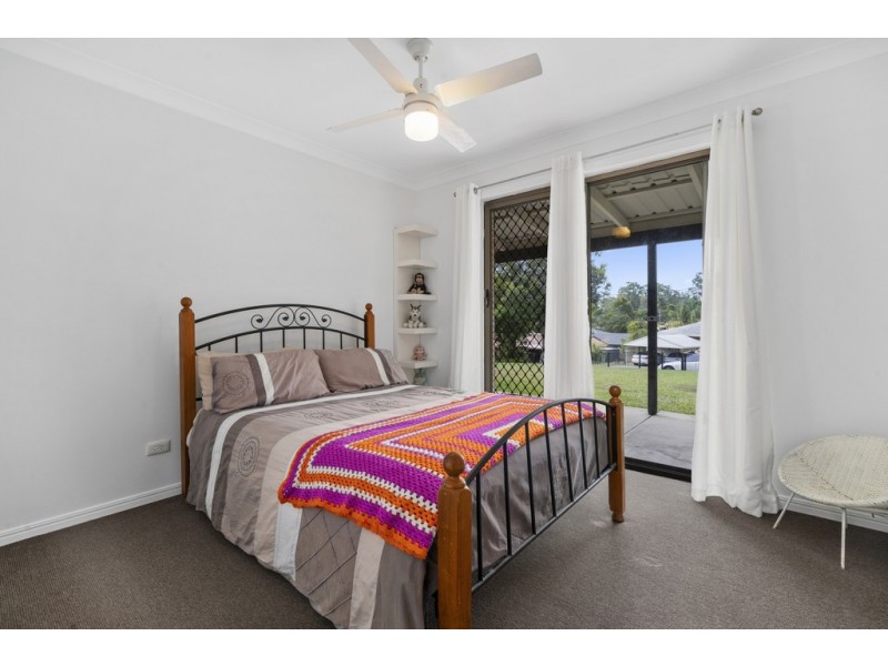 4 Mathieu Road, Petrie QLD 4502