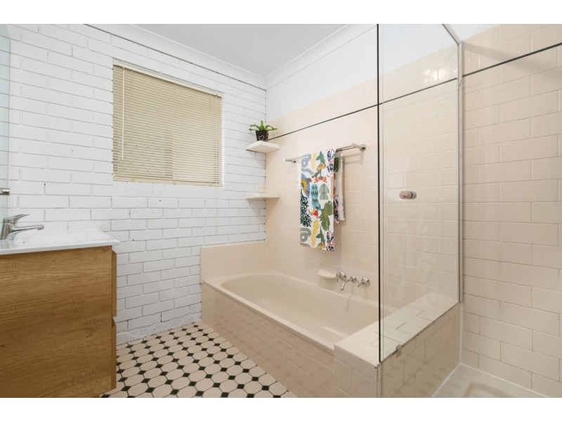 4 Mathieu Road, Petrie QLD 4502