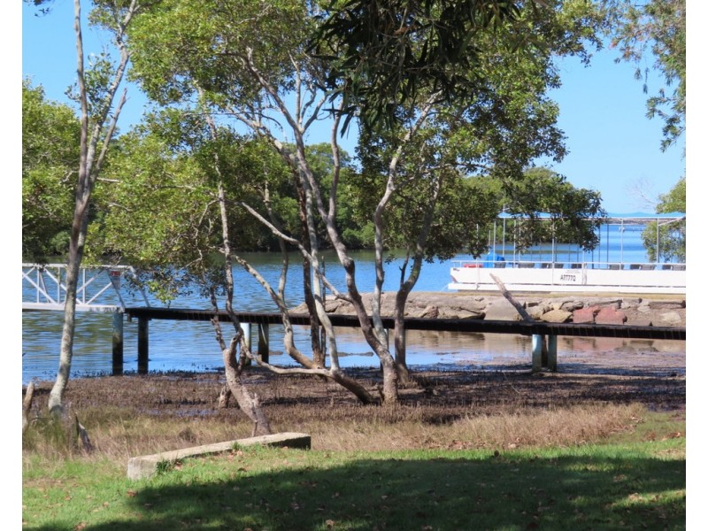 82 Ningi Esplanade, Ningi QLD 4511