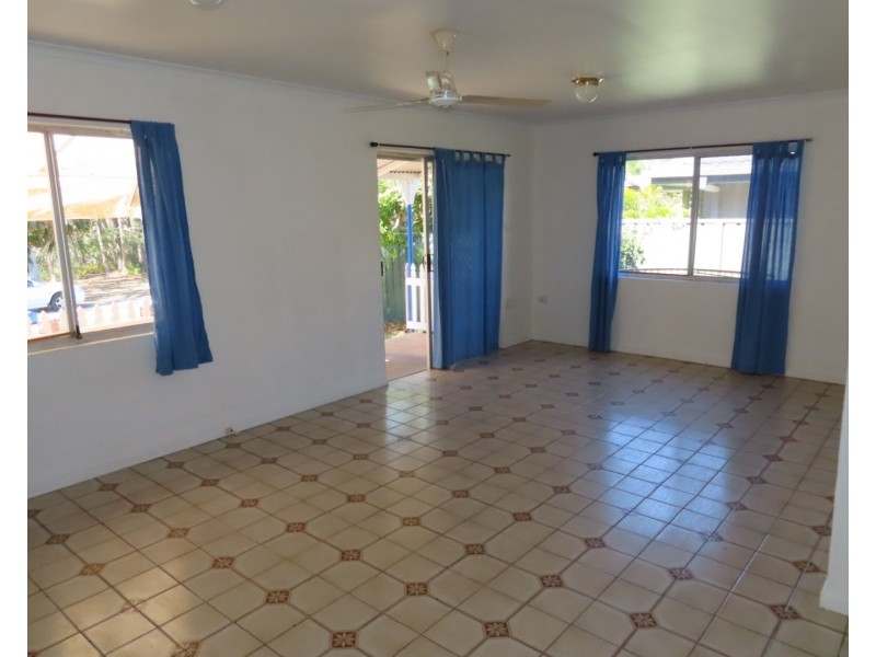 82 Ningi Esplanade, Ningi QLD 4511