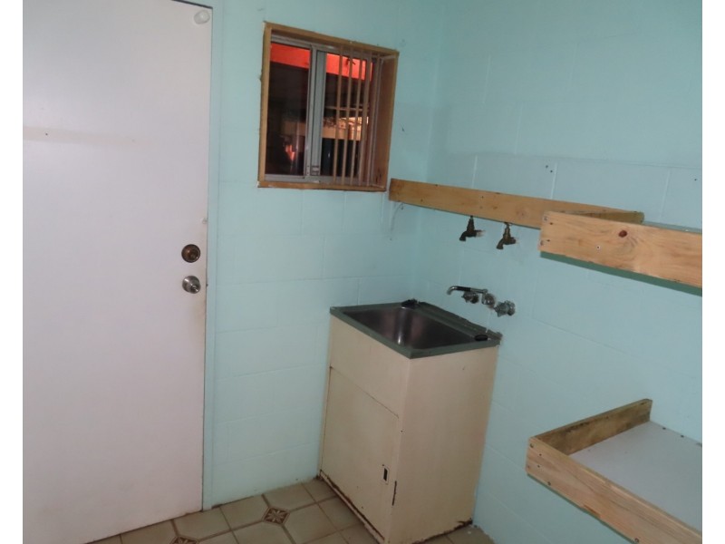 82 Ningi Esplanade, Ningi QLD 4511