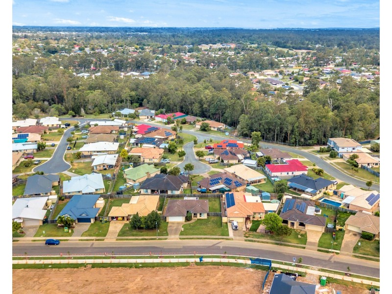 80 Pauls Rd, Upper Caboolture QLD 4510