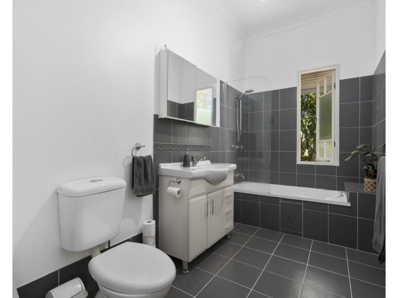 2-4 Coronation Drive, Elimbah QLD 4516