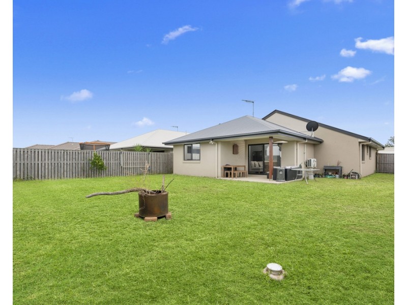 8 Mendrina Cl, Caboolture QLD 4510