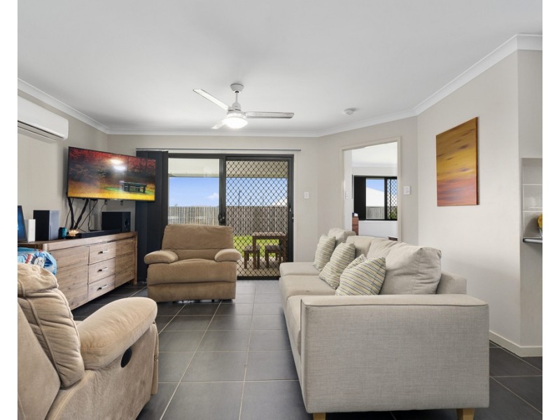 8 Mendrina Cl, Caboolture QLD 4510