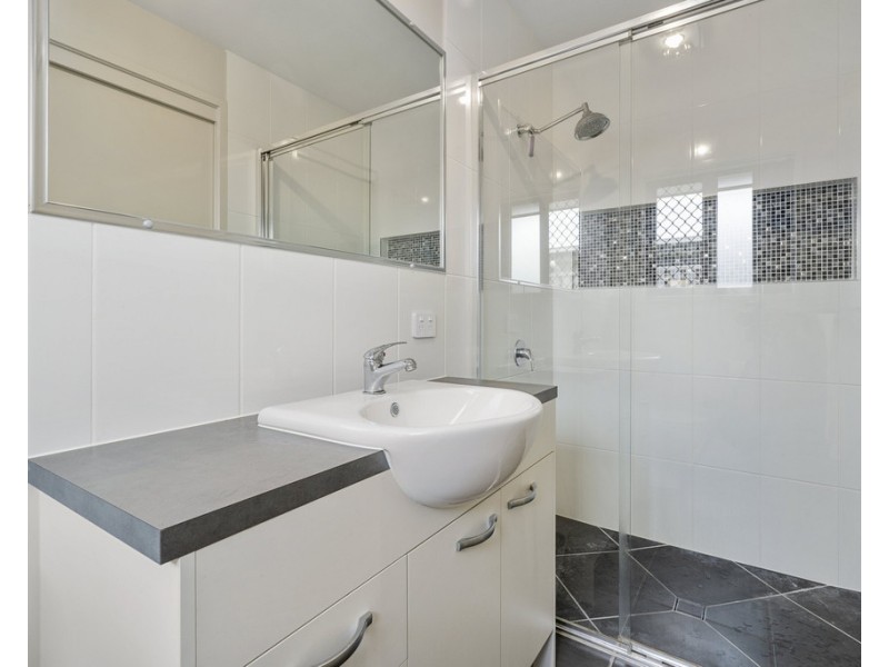 8 Mendrina Cl, Caboolture QLD 4510