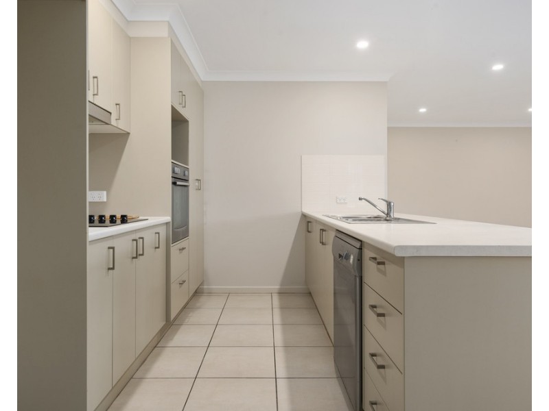 2/58 Waterfern Drive, Caboolture QLD 4510