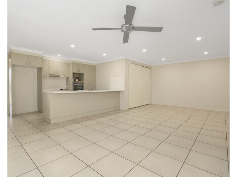 2/58 Waterfern Drive, Caboolture QLD 4510